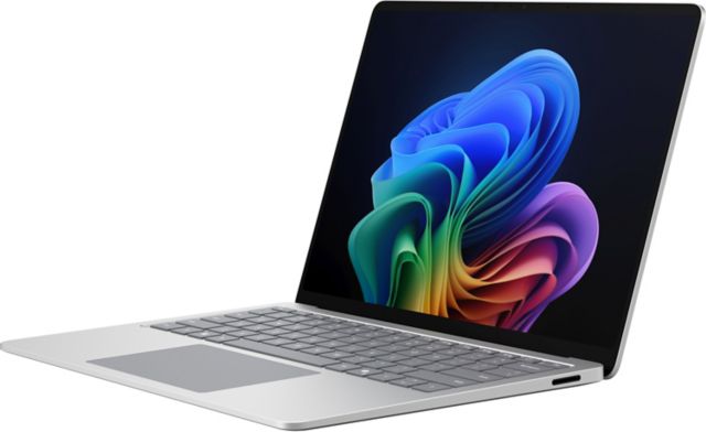 Microsoft Surface Laptop 7 Copilot+ PC 13.8'' - Intel Core Ultra 5 - 32GB RAM - 512GB - Platinum - ONLINE ONLY